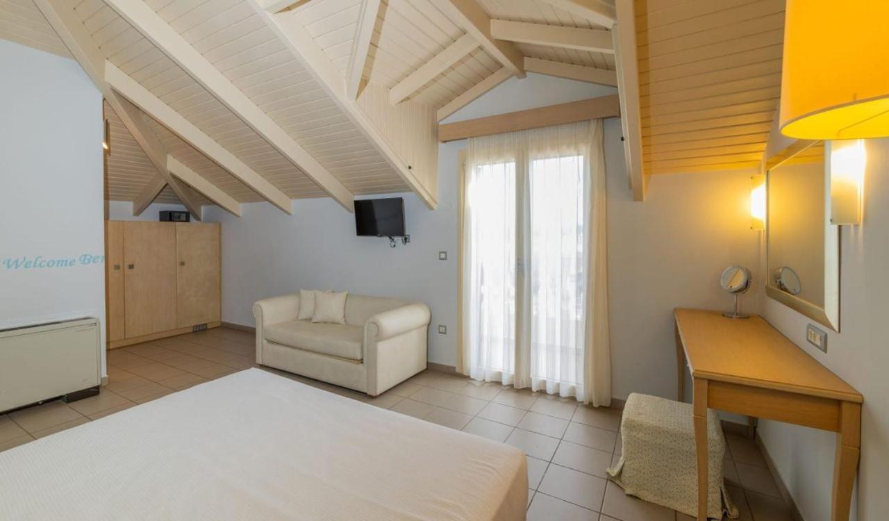 Ionian Plaza Hotel & Spa Argostoli (Kefalonia) Exterior foto